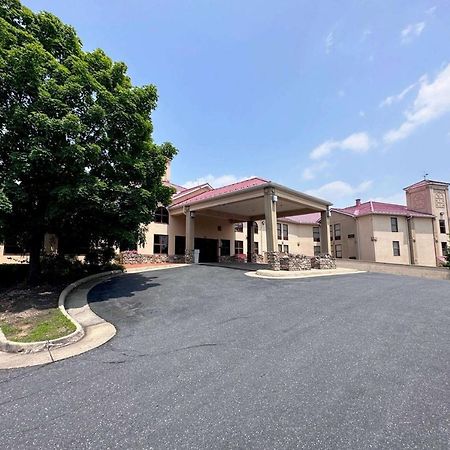 Wingate By Wyndham Waynesboro Hotel Ngoại thất bức ảnh