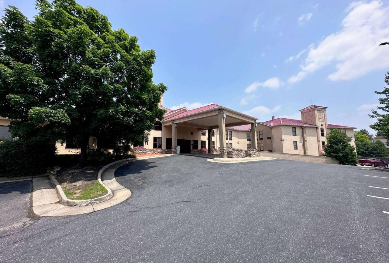 Wingate By Wyndham Waynesboro Hotel Ngoại thất bức ảnh