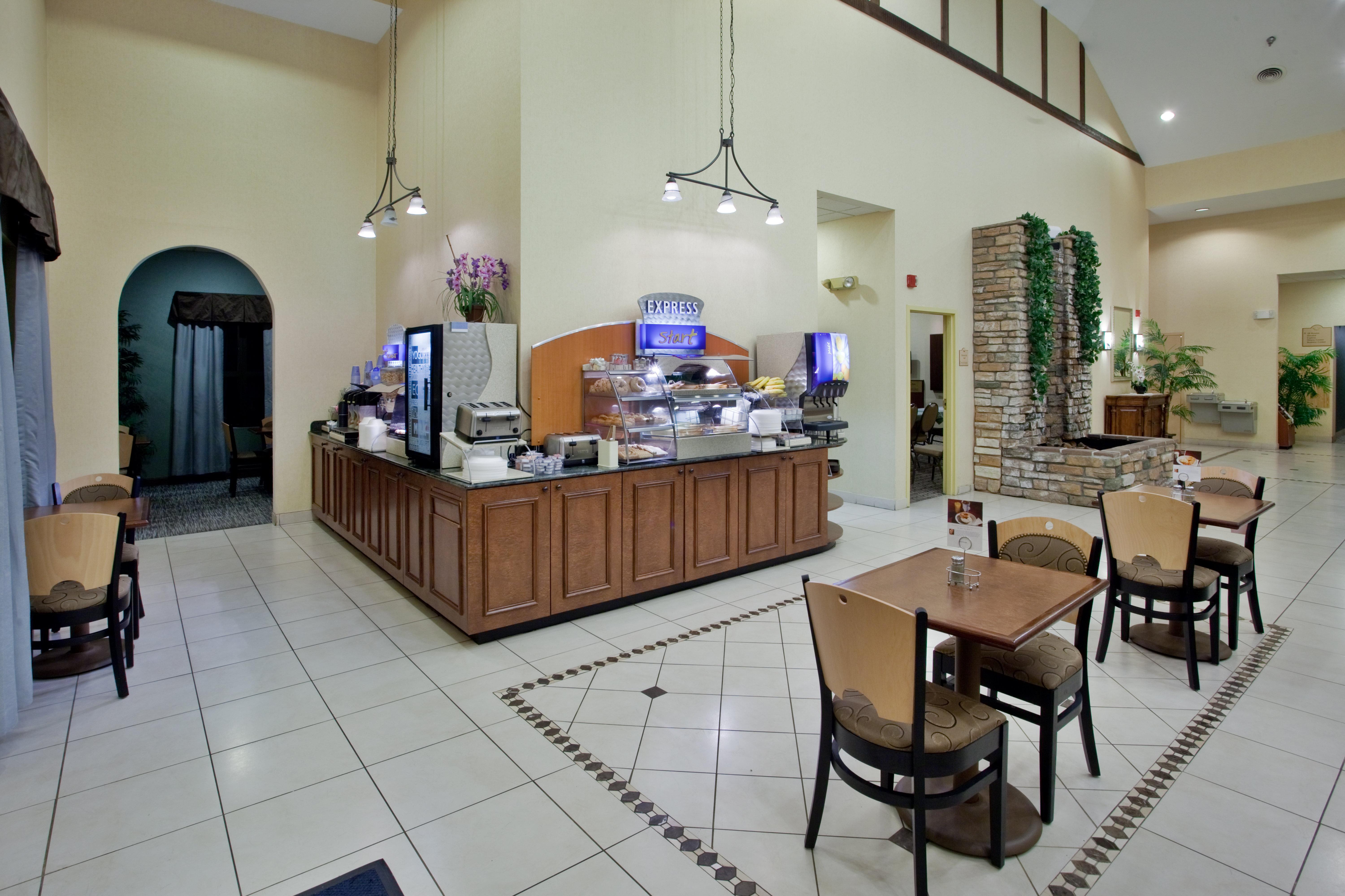 Wingate By Wyndham Waynesboro Hotel Ngoại thất bức ảnh